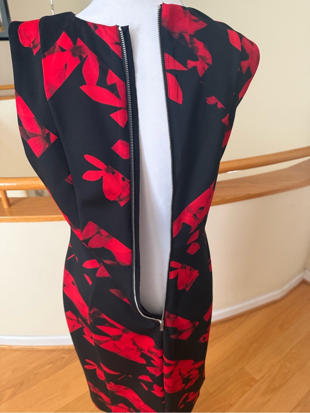 Karl Lagerfeld Black Midi sleeveless Dress with Red Floral Pattern zipper - Picture 5 of 13